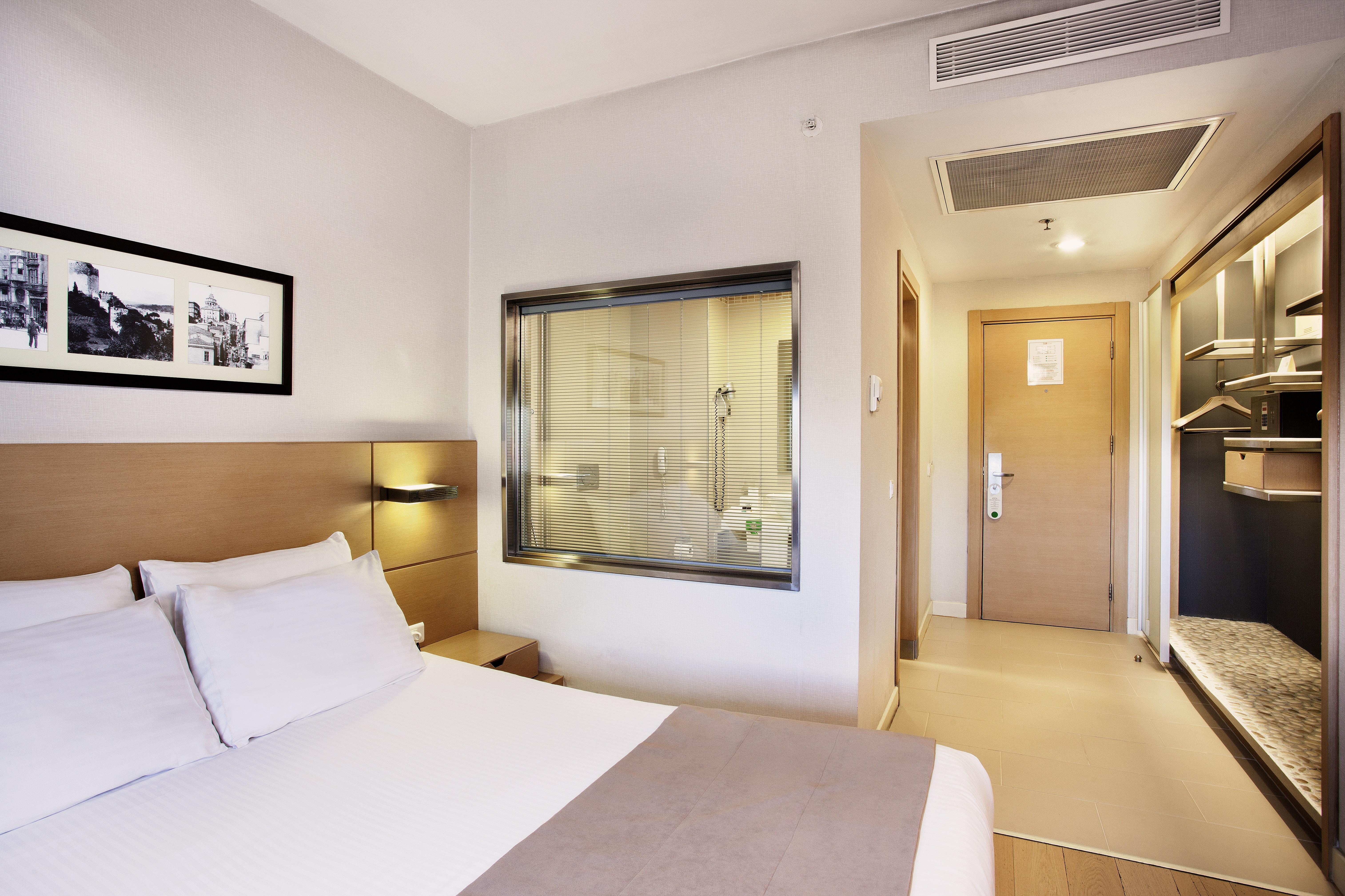 Best Western Eresin Hotels Taxim Estambul Exterior foto