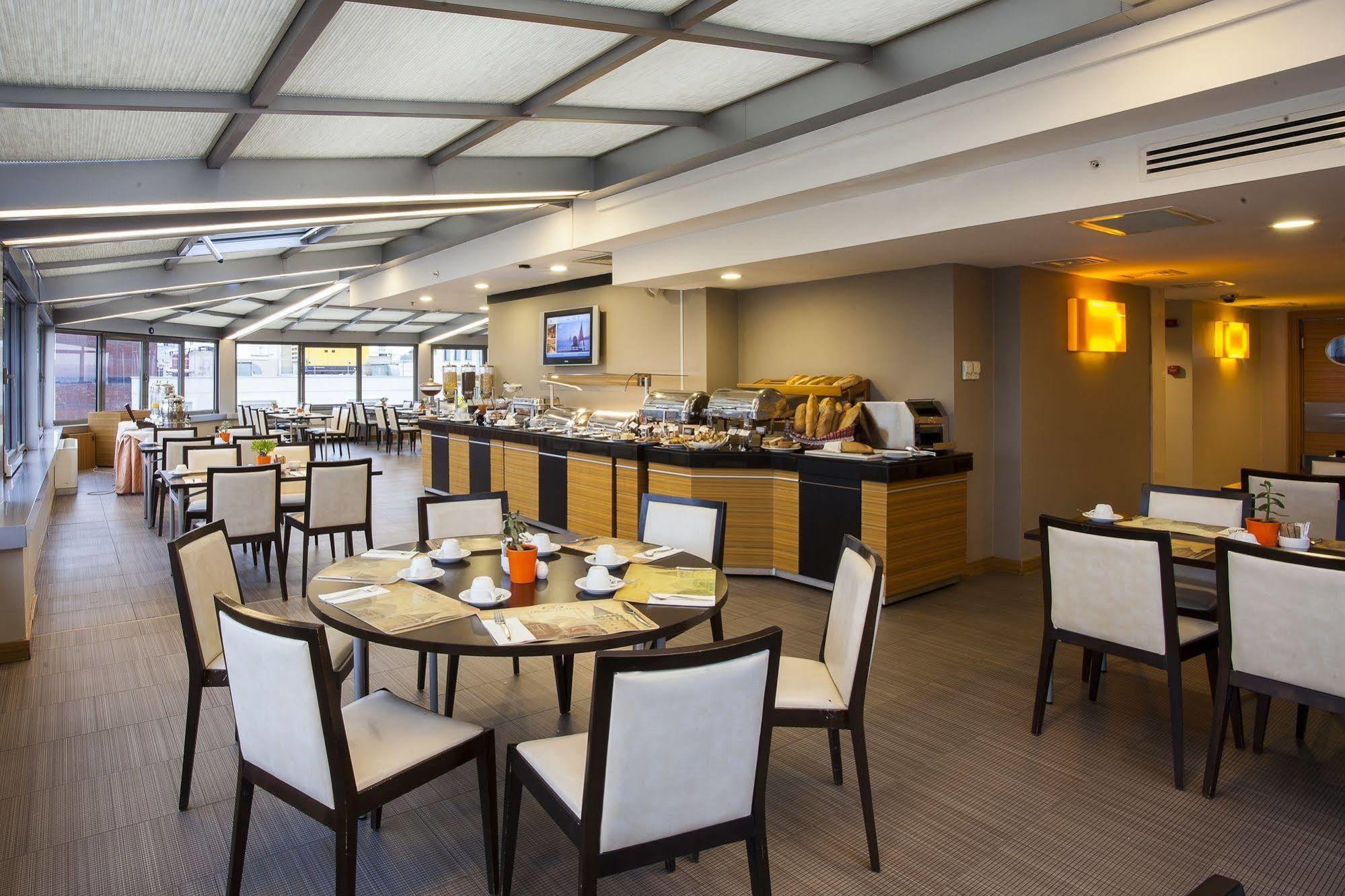 Best Western Eresin Hotels Taxim Estambul Exterior foto